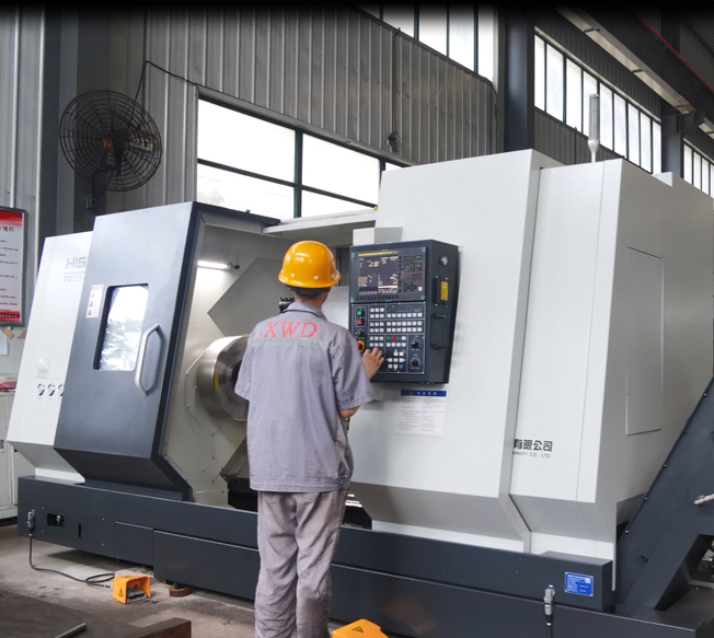 Torno CNC de leito inclinado